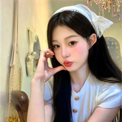 穿盔甲的少女